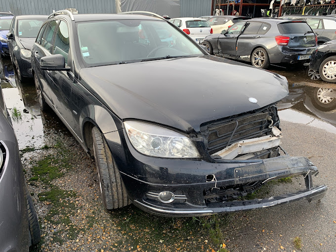 Aperçu des activités de la casse automobile FLEURY PIECES AUTO située à FLEURY-LES-AUBRAIS (45400)